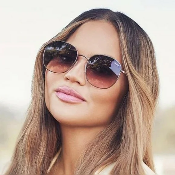 QUAY // ltd ed chrissy teigen collaboration round chain detail blue fade lens Chrissy Teigen x Quay Launch a Sunglasses Line With Blue  main image 3
